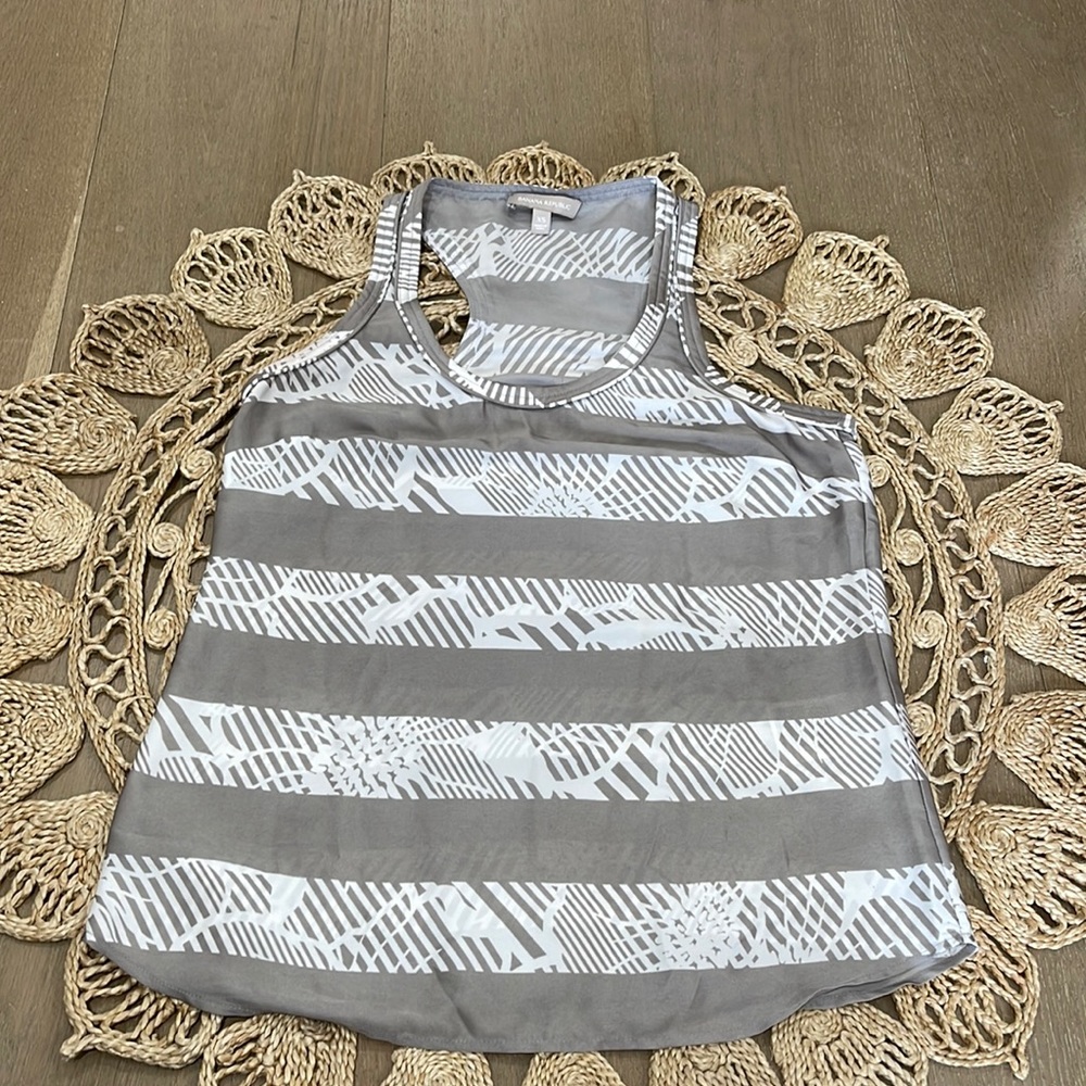 Woman elegant tank top